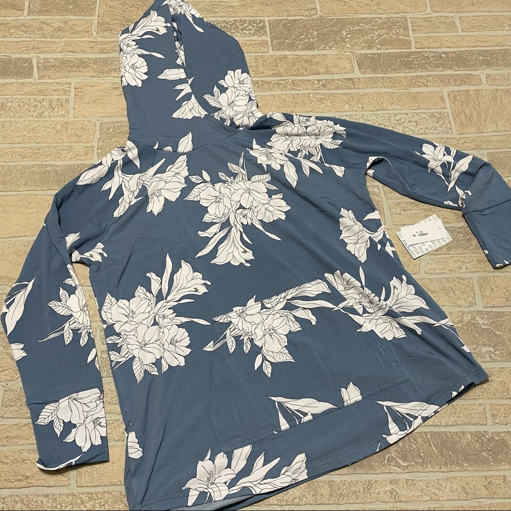 LuLaRoe Amber lightweight hoodie fleece lined XL NWT blue, perfect shape.